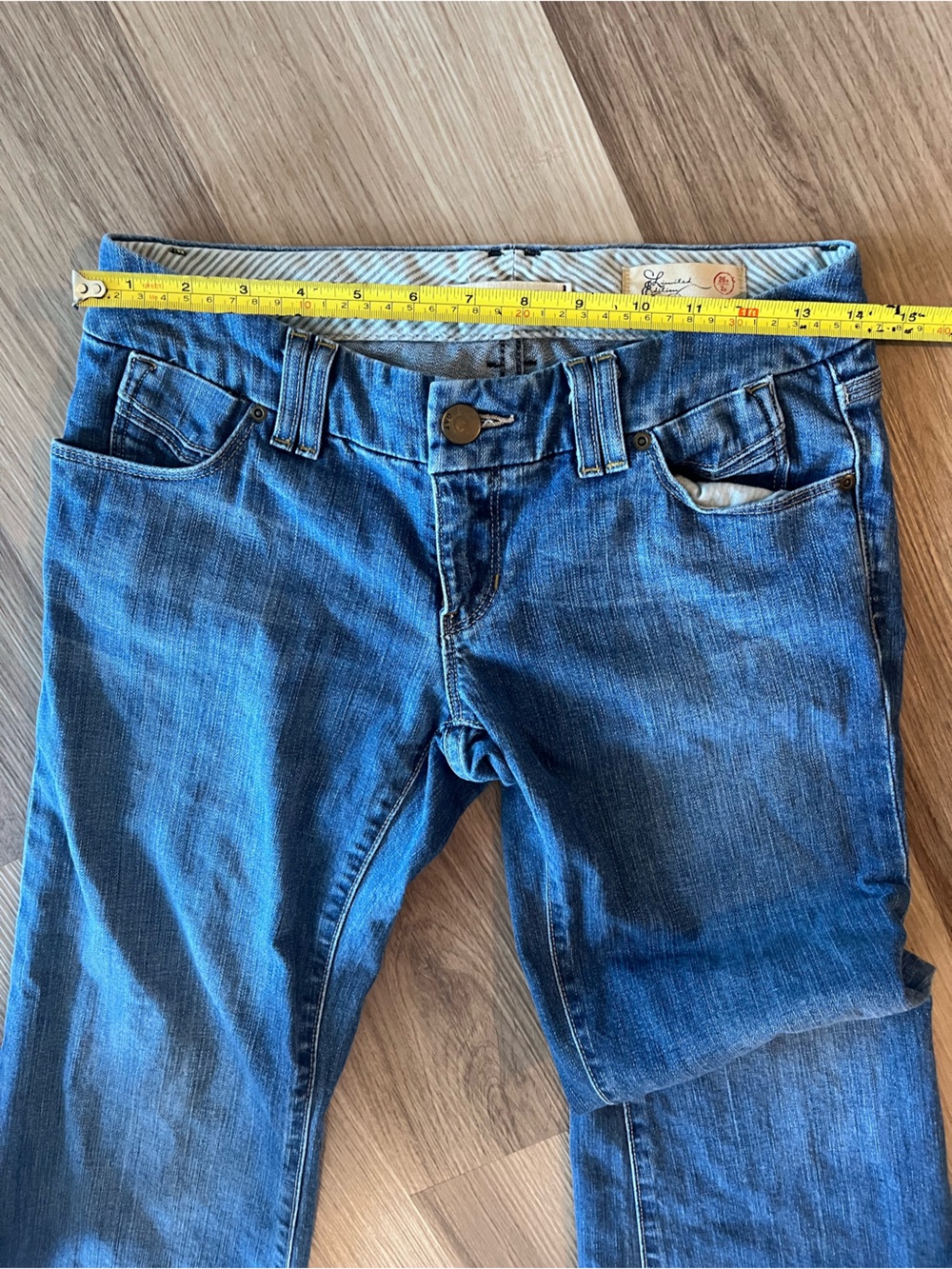 GAP Limited Edition Low Rise Flare Jeans Women’s 26 Regular Y2K Medium Wash - Picture 9 of 11
